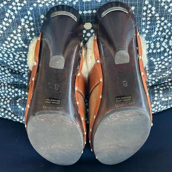 MICHAEL KORS SHEARLING CHESTNUT CLOGS - Picture 5 of 9